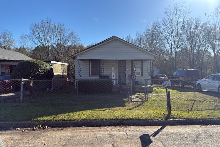 1911 W 6th St Texarkana, TX 75501, Bowie County