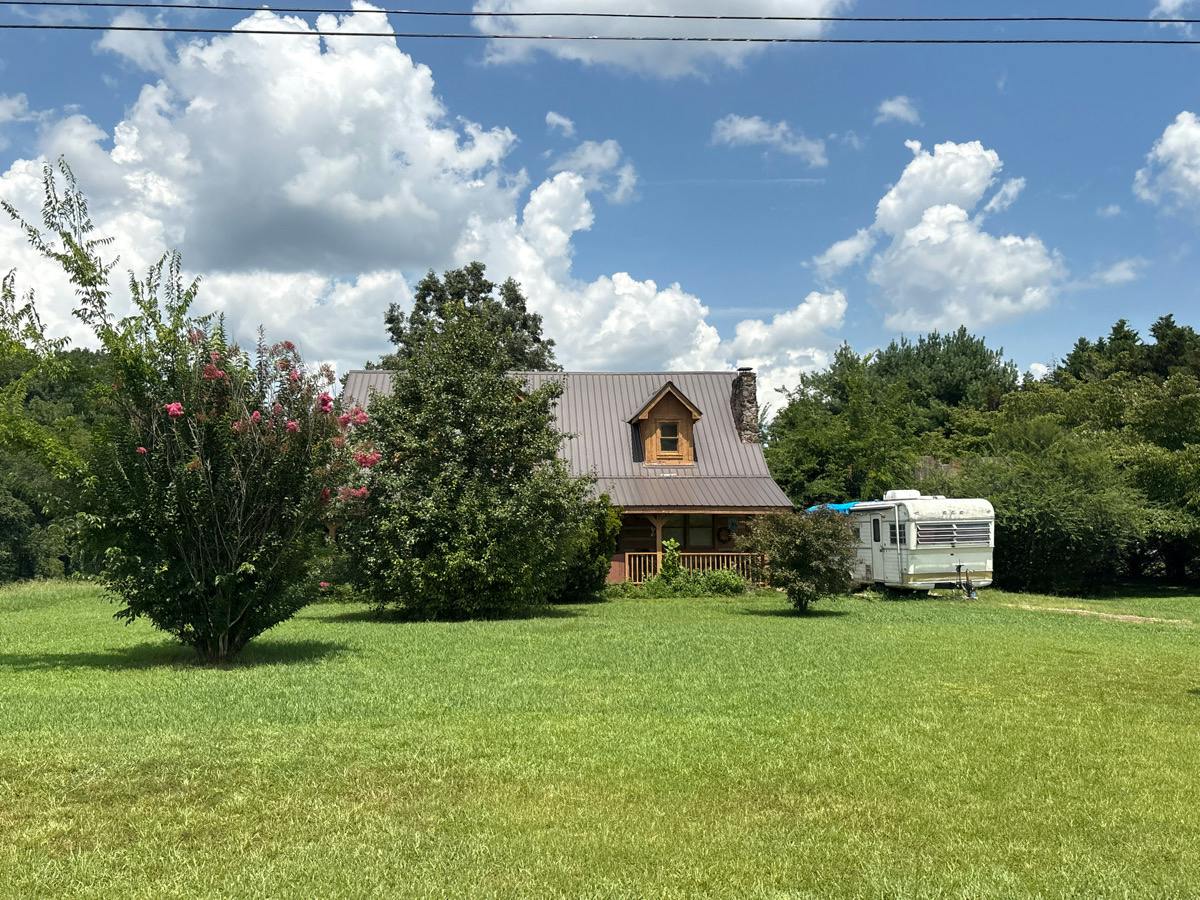 Peach Ave, Morrison, TN 37357