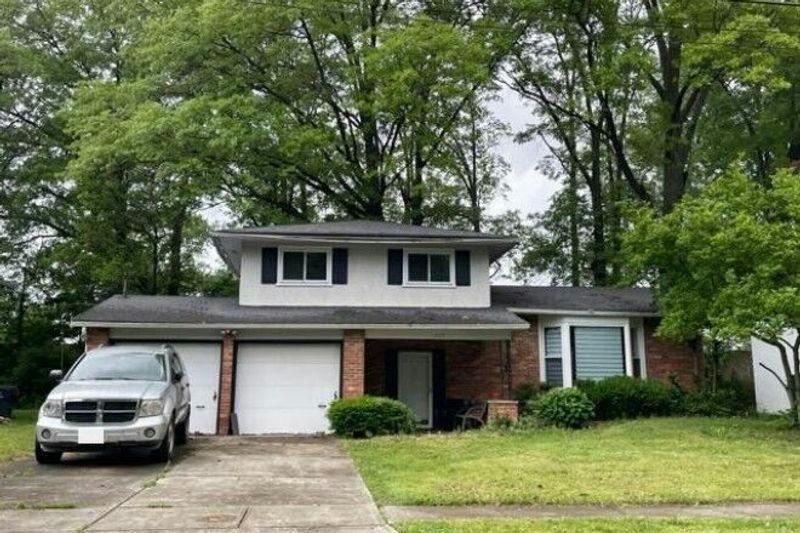 Briarwood Dr, Columbus, OH 43213