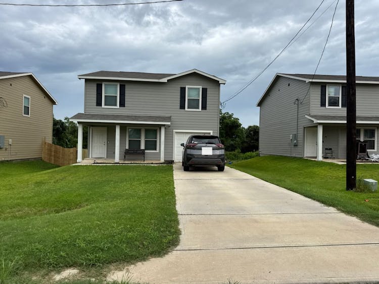 920 21st St Hempstead, TX 77445, Waller County