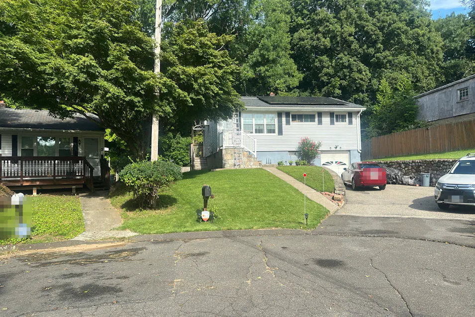 4 Cedric Pl Derby, CT 06418, New Haven County