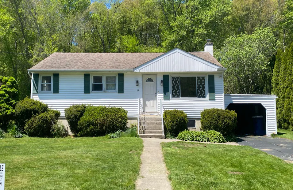 19 Grabner Drive Waterford, CT 06385, New London County