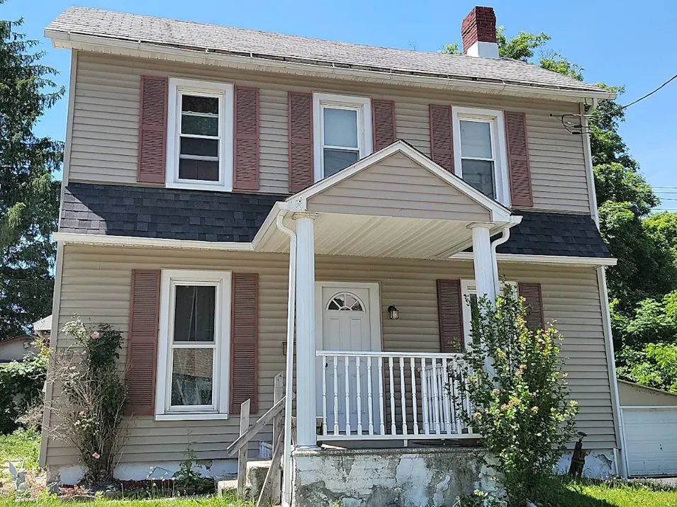19 Gladstone St Bangor, PA 18013, Northampton County
