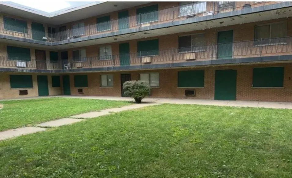 9126 South Buffalo Ave 1f Chicago, IL 60617, Cook County
