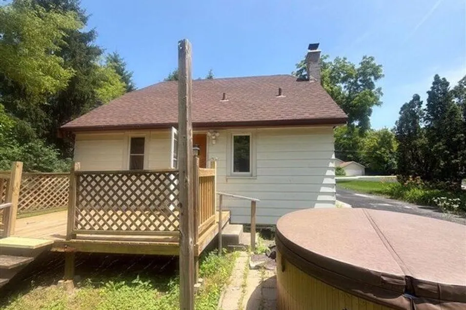 8109 N 44th St Brown Deer, WI 53223, Milwaukee County