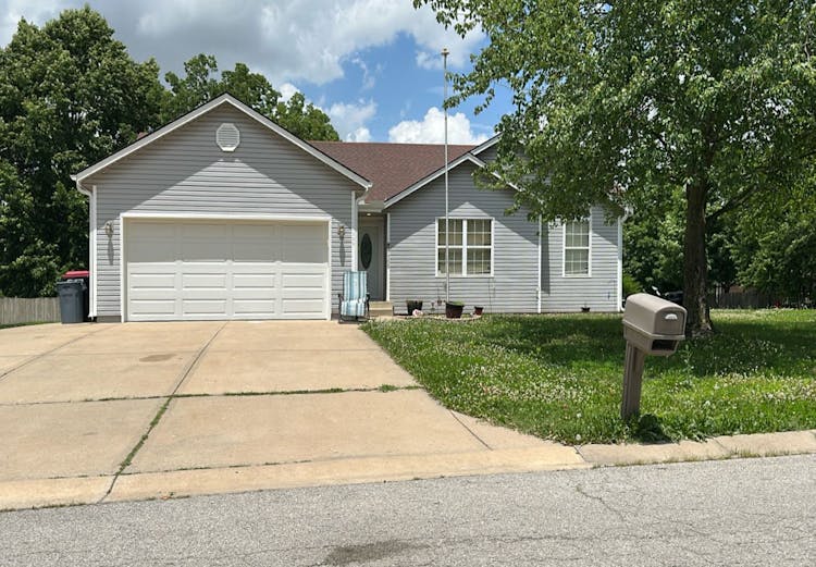 1308 Cottonwood Dr Greenwood, MO 64034, Jackson County
