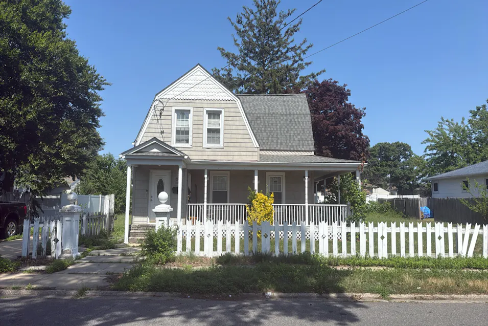170 Colombo Avenue Copiague, NY 11726, Suffolk County