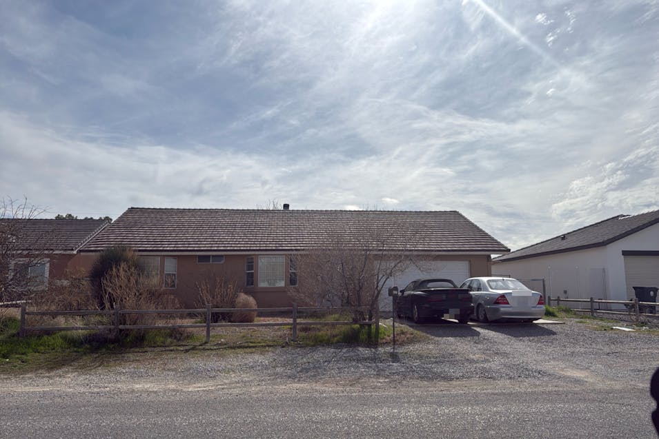 881 Lone Pine Rd Pahrump, NV 89048-5662, Nye County