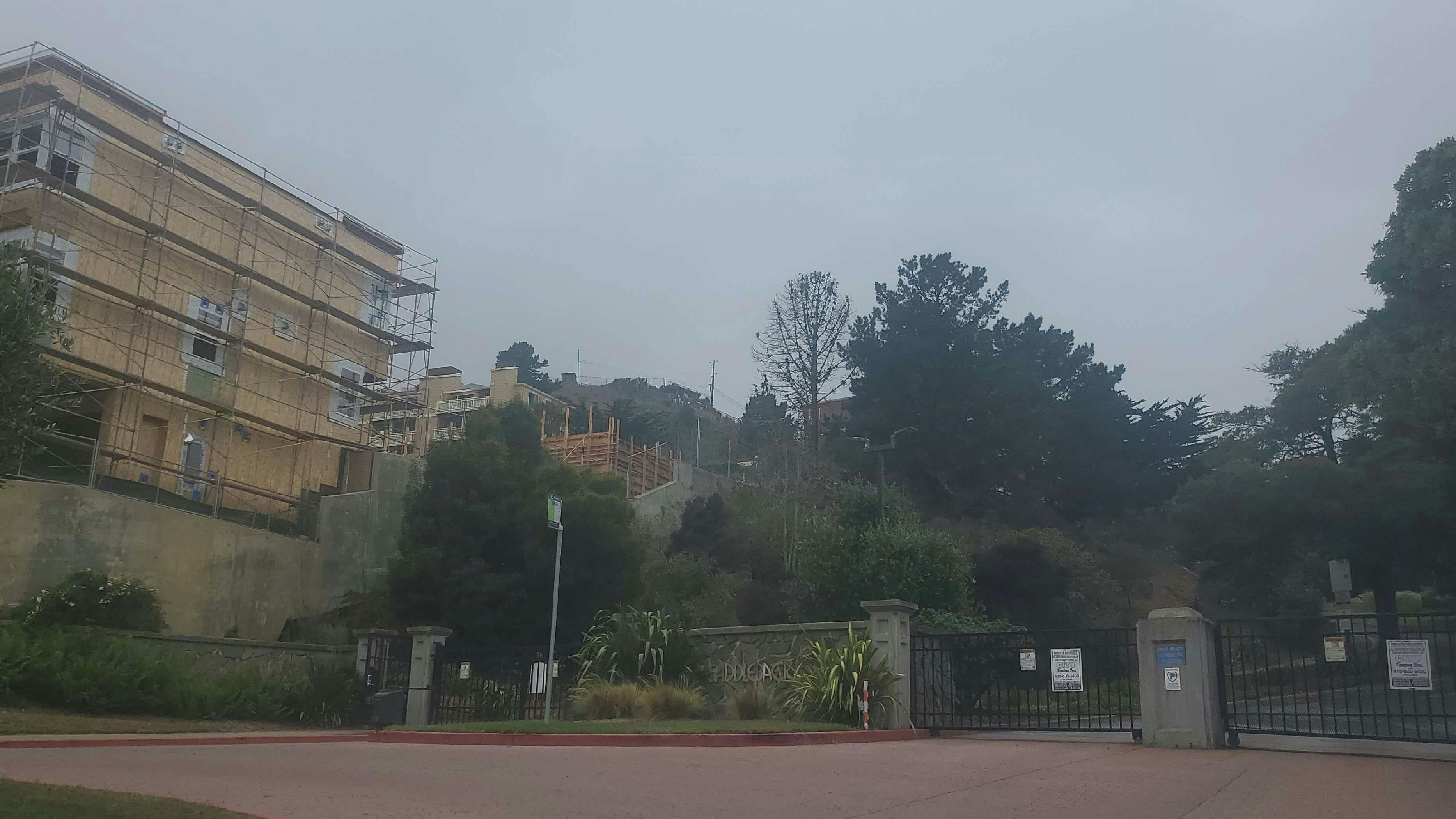 Red Leaf Ct, San Francisco, CA 94134
