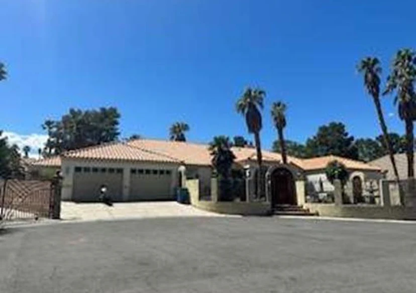 2775 Twin Palms Cir