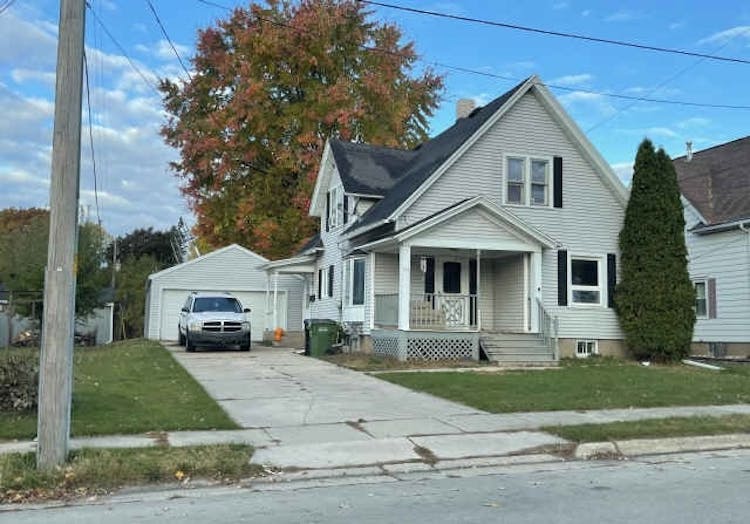 141 Elm St Brillion, WI 54110, Calumet County