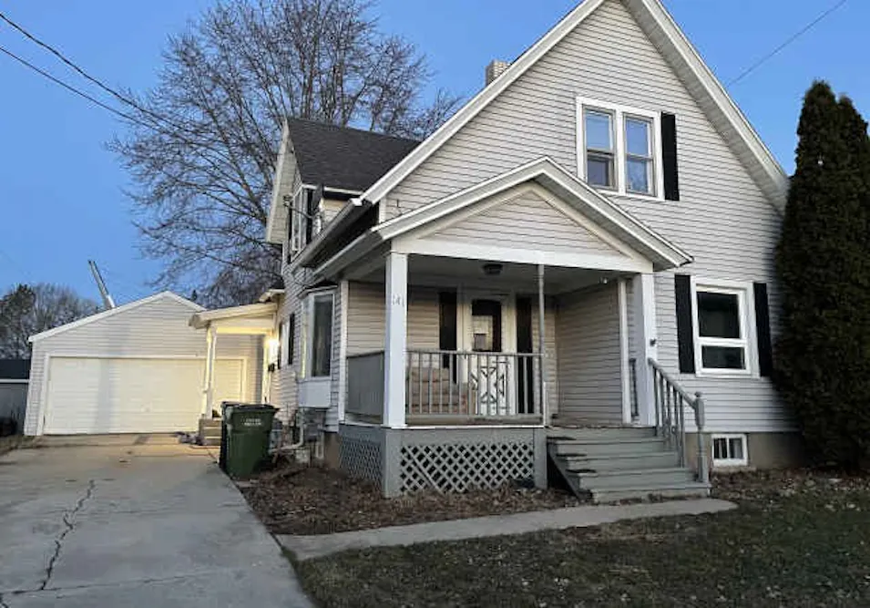 141 Elm St Brillion, WI 54110, Calumet County