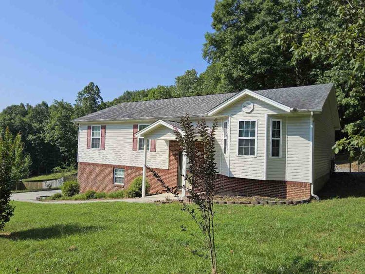 1220 Pendall Ln Soddy Daisy, TN 37379, Dekalb County
