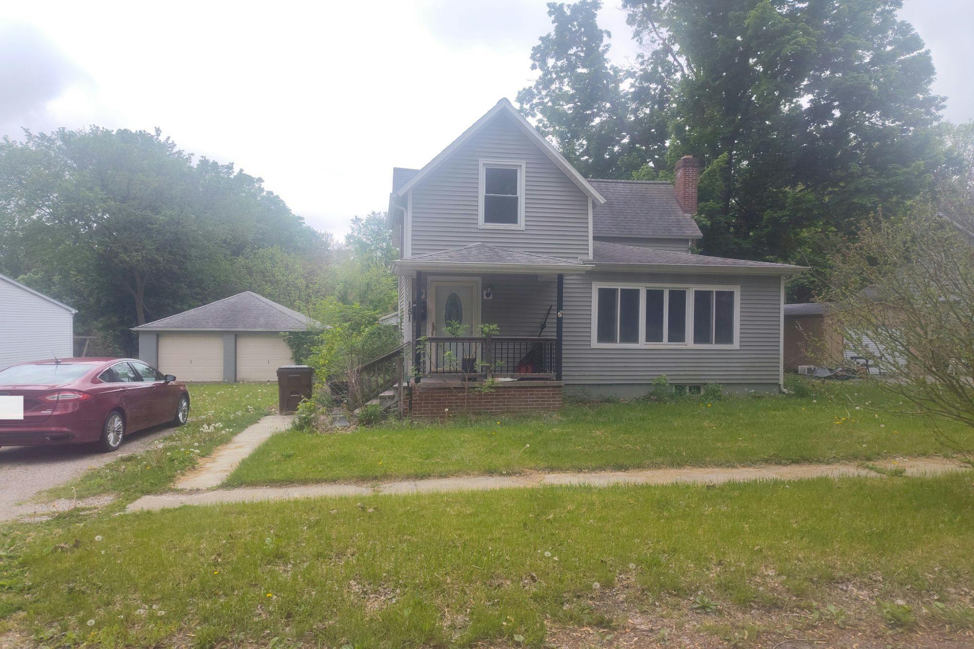 Division St, Hudson, MI 49247