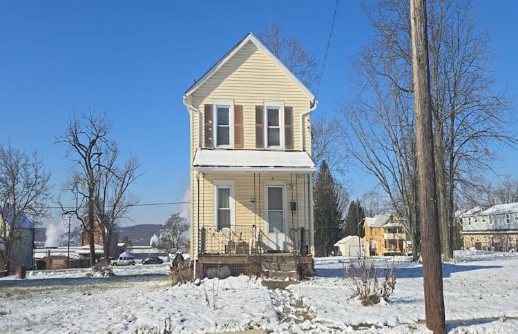1028 Fruit Ave Farrell, PA 16121, Mercer County
