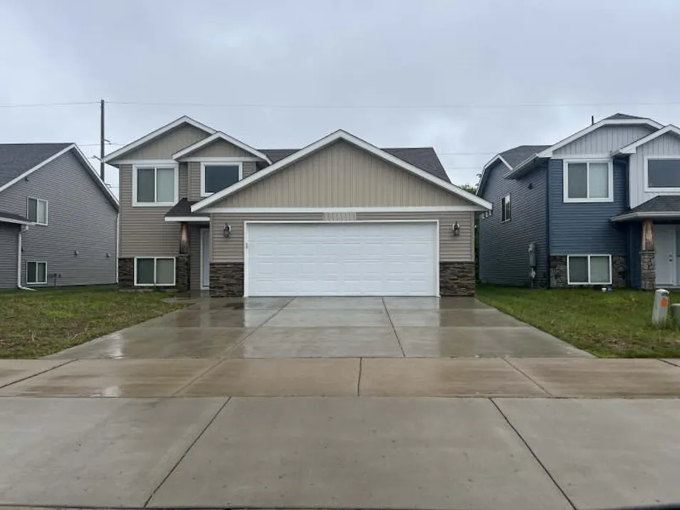 1121 Yellowstone Ave Saint Cloud, MN 56303, Stearns County