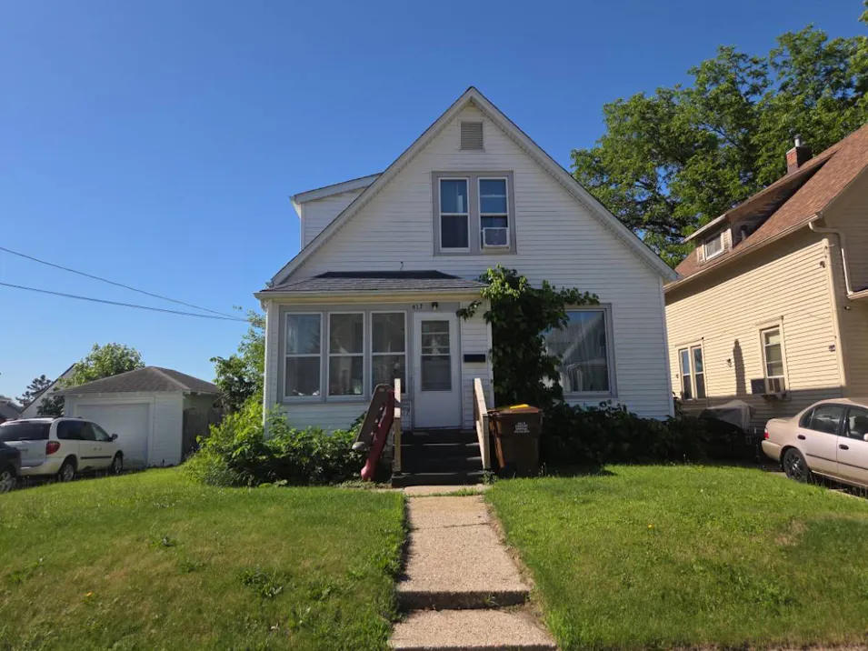 817 W Homer St Freeport, IL 61032, Stephenson County