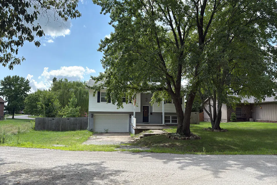 1307 S Pope St Benton, IL 62812, Franklin County