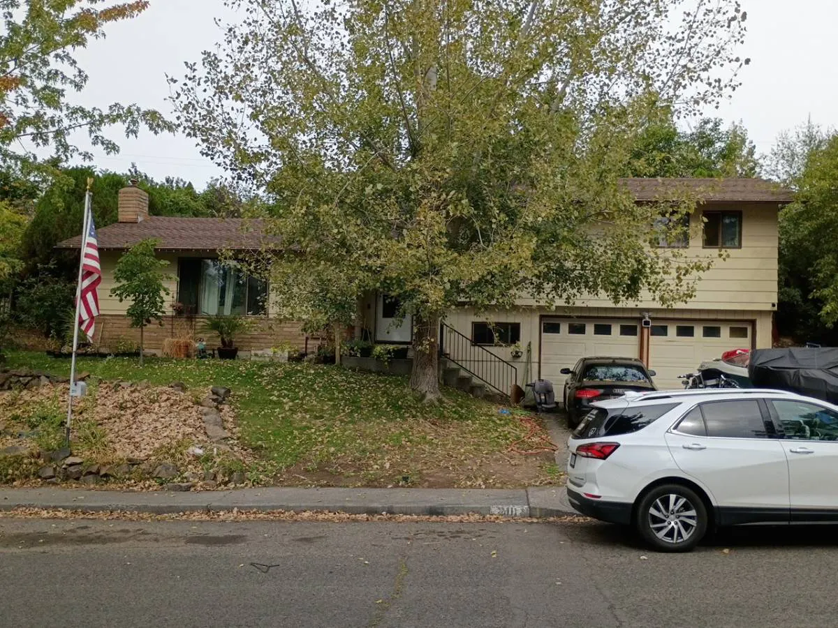 Olson Ave, Pendleton, OR 97801