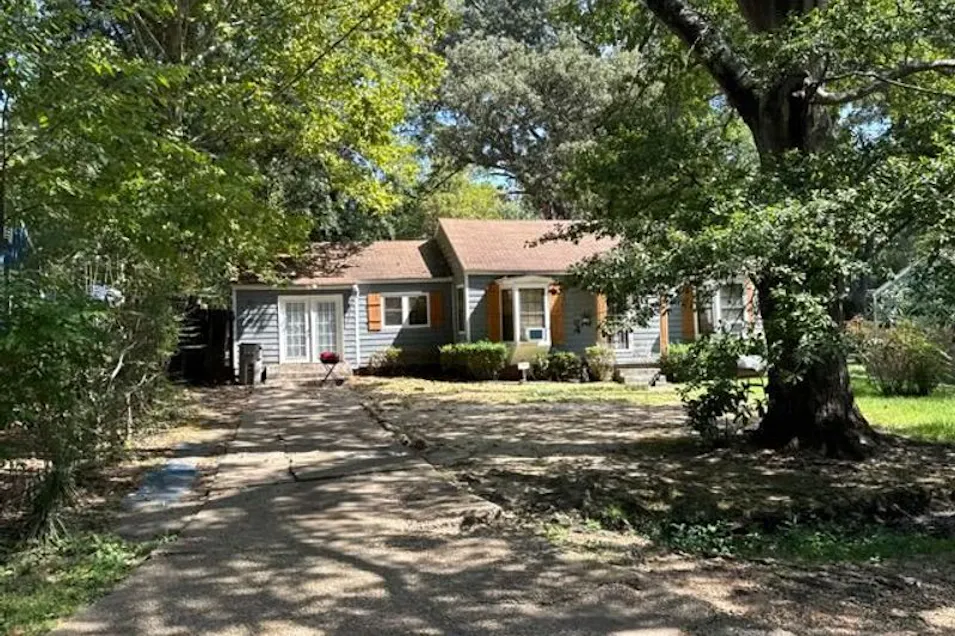 638 Avalon Road Jackson, MS 39206, Hinds (First Judicial District) County