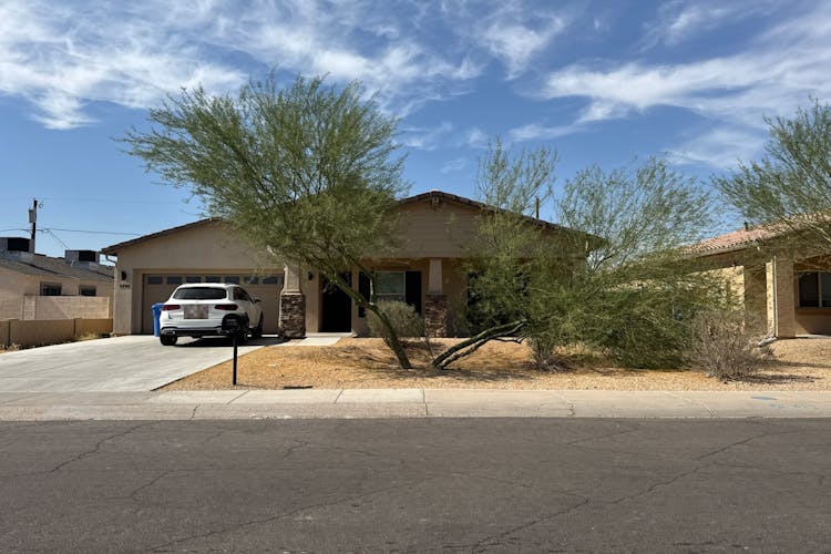 2440 E Tamarisk Ave Phoenix, AZ 85040, Maricopa County