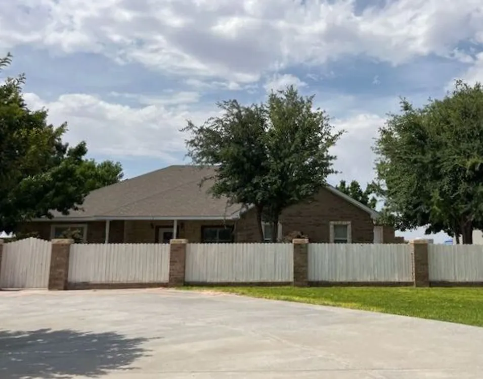 6611 East Driftwood Drive Gardendale, TX 79758, Ector County