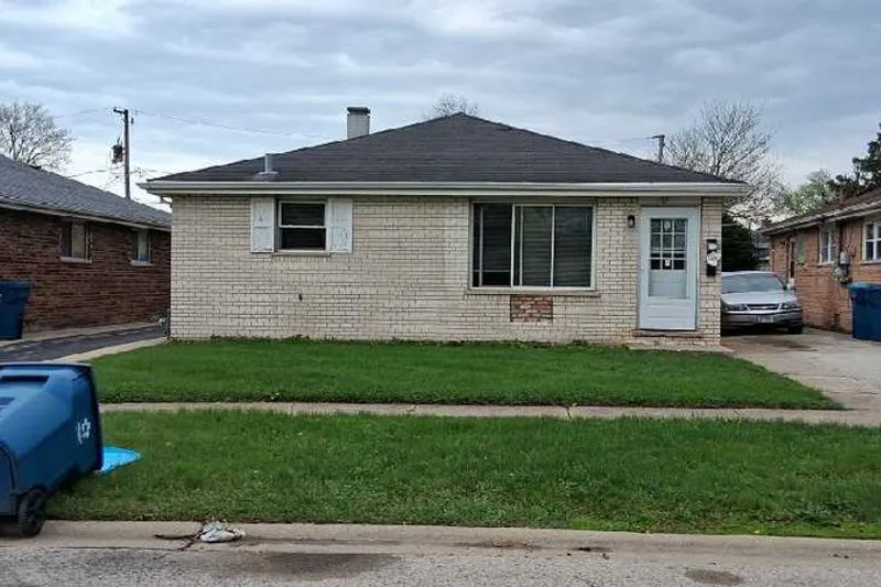 789 Buffalo Ave., Calumet City, IL 60409, Cook County