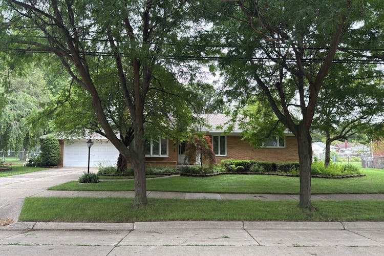 19941 Huntington Ave Harper Woods, MI 48225, Wayne County