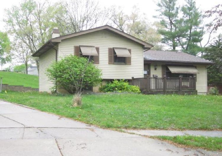 3508 Fairlane Dr Des Moines, IA 50315, Polk County