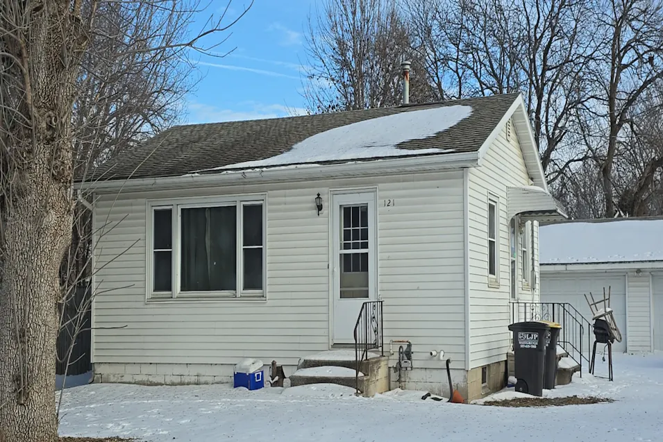 121 N Scott St Lake Crystal, MN 56055, Blue Earth County