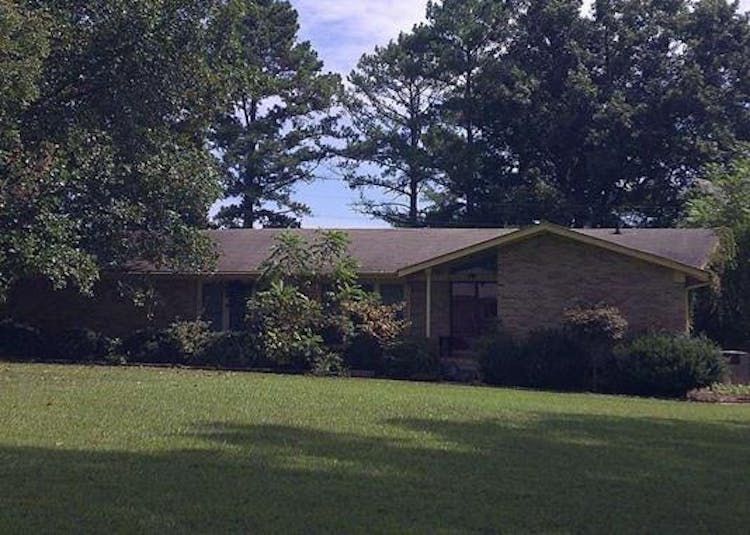 17 W Rd Fayetteville, TN 37334, Lincoln County