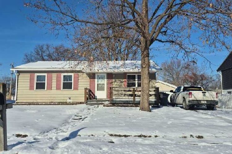 813 4th Ave E Milan, IL 61264, Rock Island County