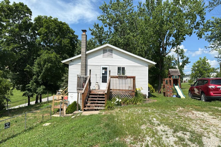 102 N 4th St La Grange, MO 63448, Lewis County