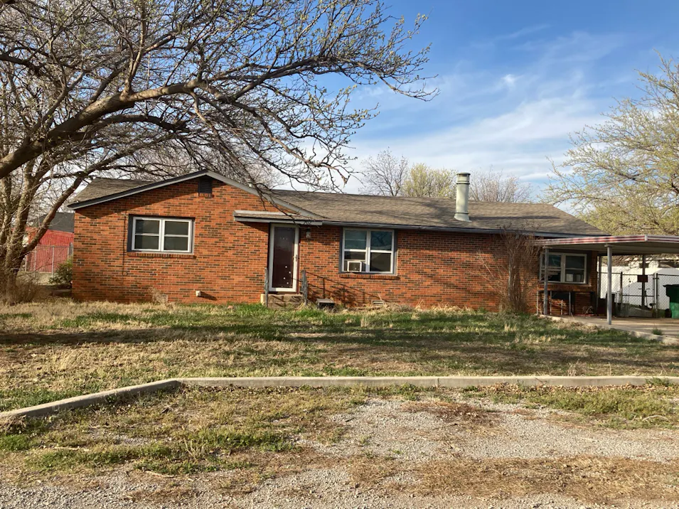 702 W 4th St Granite, OK 73547, Greer County