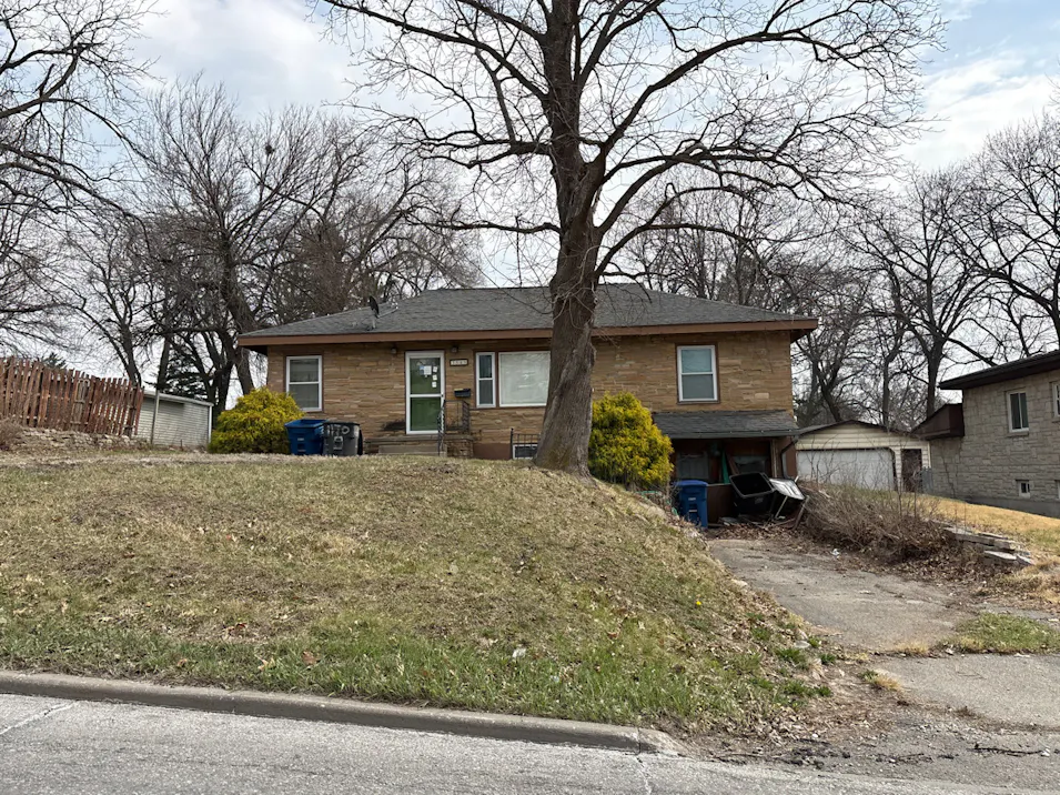 3509 30th St Des Moines, IA 50310, Polk County