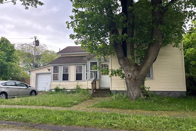 186 Burbank Street Pittsfield, MA 01201, Berkshire County