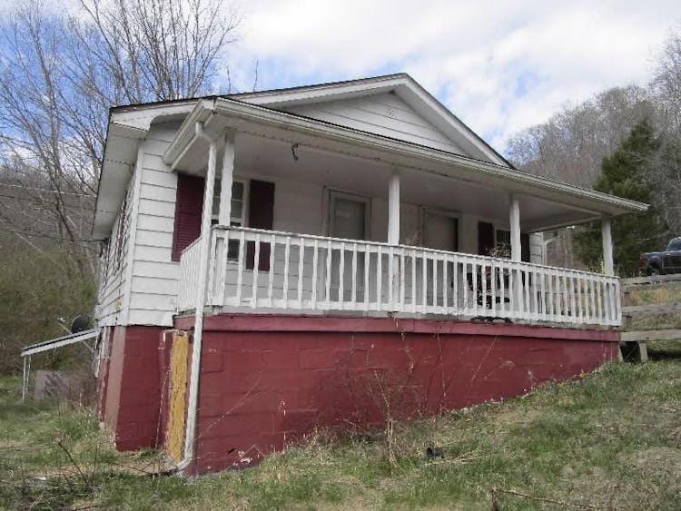 21248 Highway 190 Frakes, KY 04094, Bell County