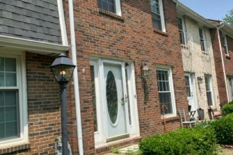 Simbury St, Columbus, OH 43228