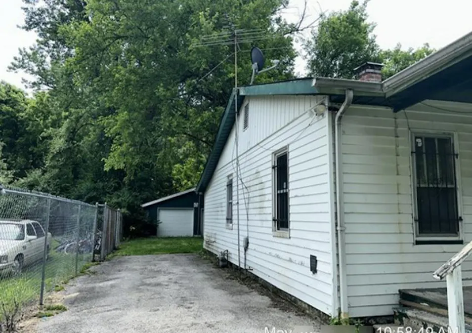 462 N 83rd St East Saint Louis, IL 62203, St. Clair County