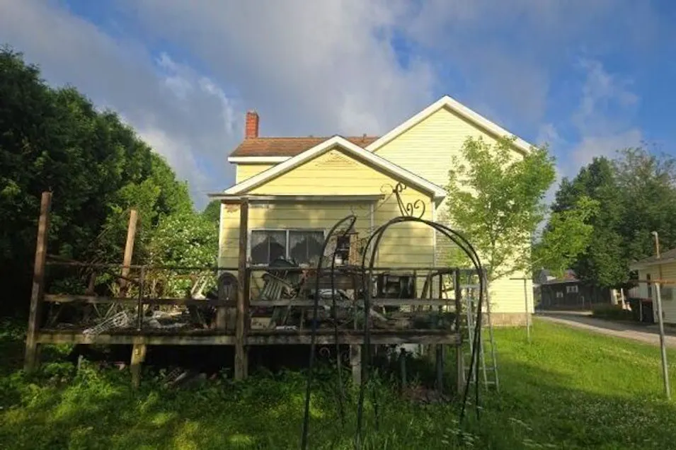 720 N Center St Corry, PA 16407, Erie County