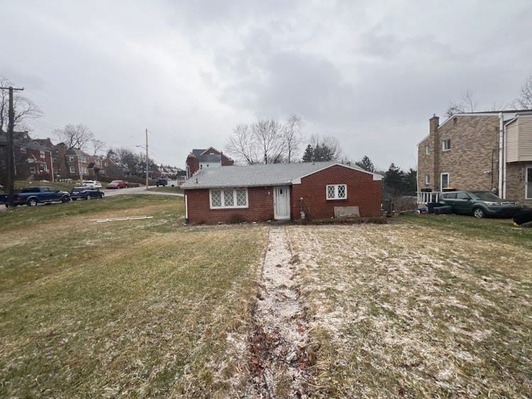 334 Caperton Street Pittsburgh, PA 15210, Allegheny County