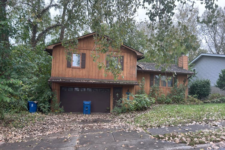 643 Mississippi Ter Le Claire, IA 52753, Scott County