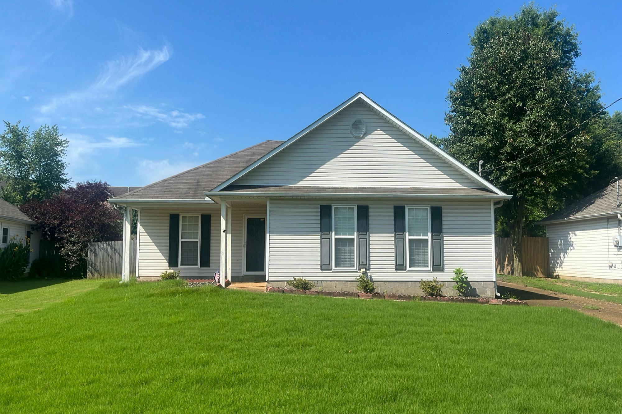 Rooker Dr, Jackson, TN 38305