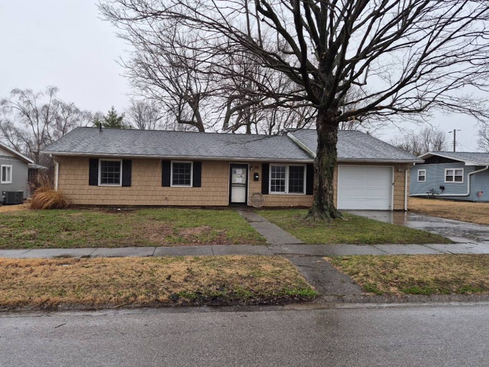 16s 20th St Vincennes, IN 47591, Knox County