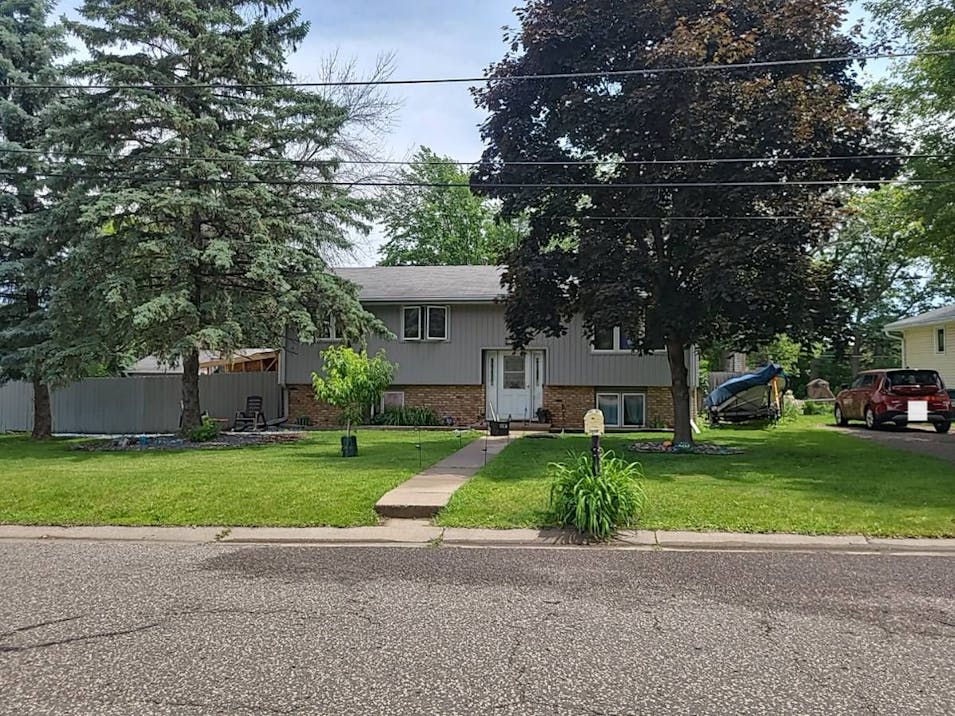 2775 Hayward Av N Oakdale, MN 55128, Washington County