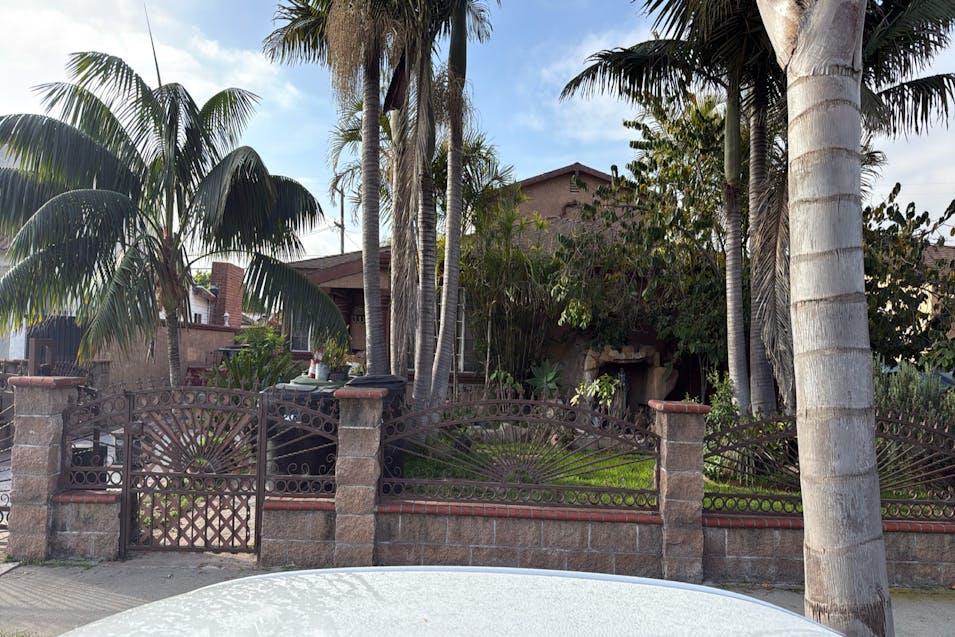 3332 Marine Ave Los Angeles, CA 90249, Los Angeles County