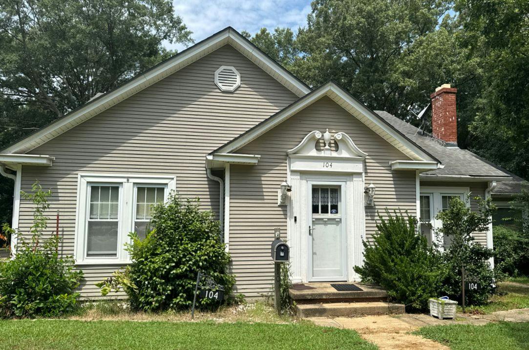 Gannaway St, Warren, AR 71671