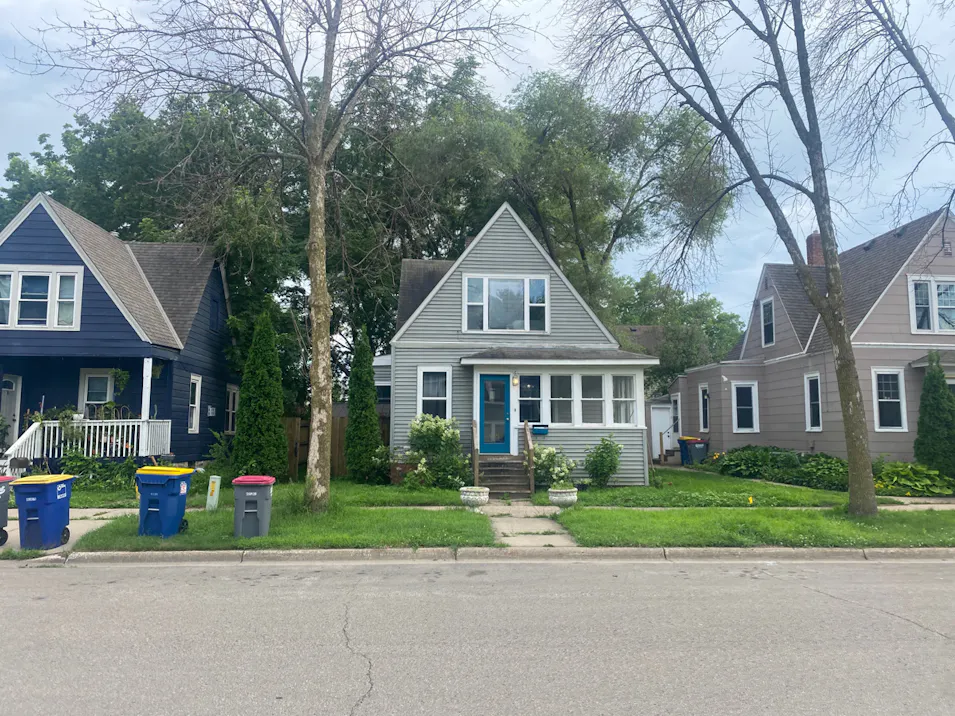 25 6th St NW Faribault, MN 55021, Rice County