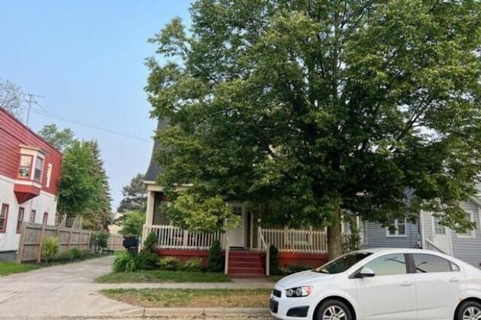 1105 Broadway Ave NW Grand Rapids, MI 49504, Kent County