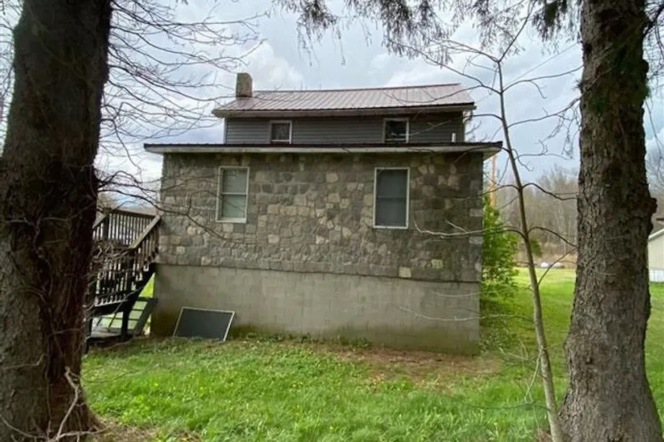 365 Melcroft Rd White, PA 15490, Fayette County